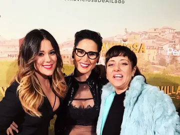 Lorena Gómez y Rosa López apoyan a su compañera Yolanda Ramos en la premiere de su nueva película 'Villaviciosa de al lado' Lorena Gómez y Rosa López apoyan a su compañera Yolanda Ramos en la premiere de su nueva película 'Villaviciosa de al lado'
