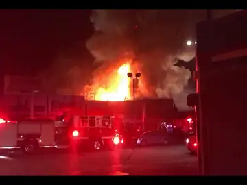 Incendio durante una fiesta en California Incendio durante una fiesta en California