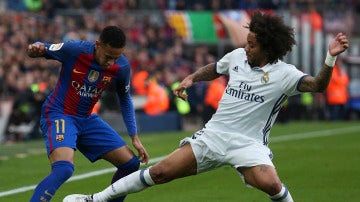 Neymar y Marcelo durante El Clásico