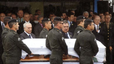 Los cuerpos de los jugadores fallecidos en el accidente aéreo han llegado a Chapecó
