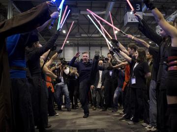 Ray Park, uno de los actores de la saga Star Wars, en la inauguracion de Expocómic 2016