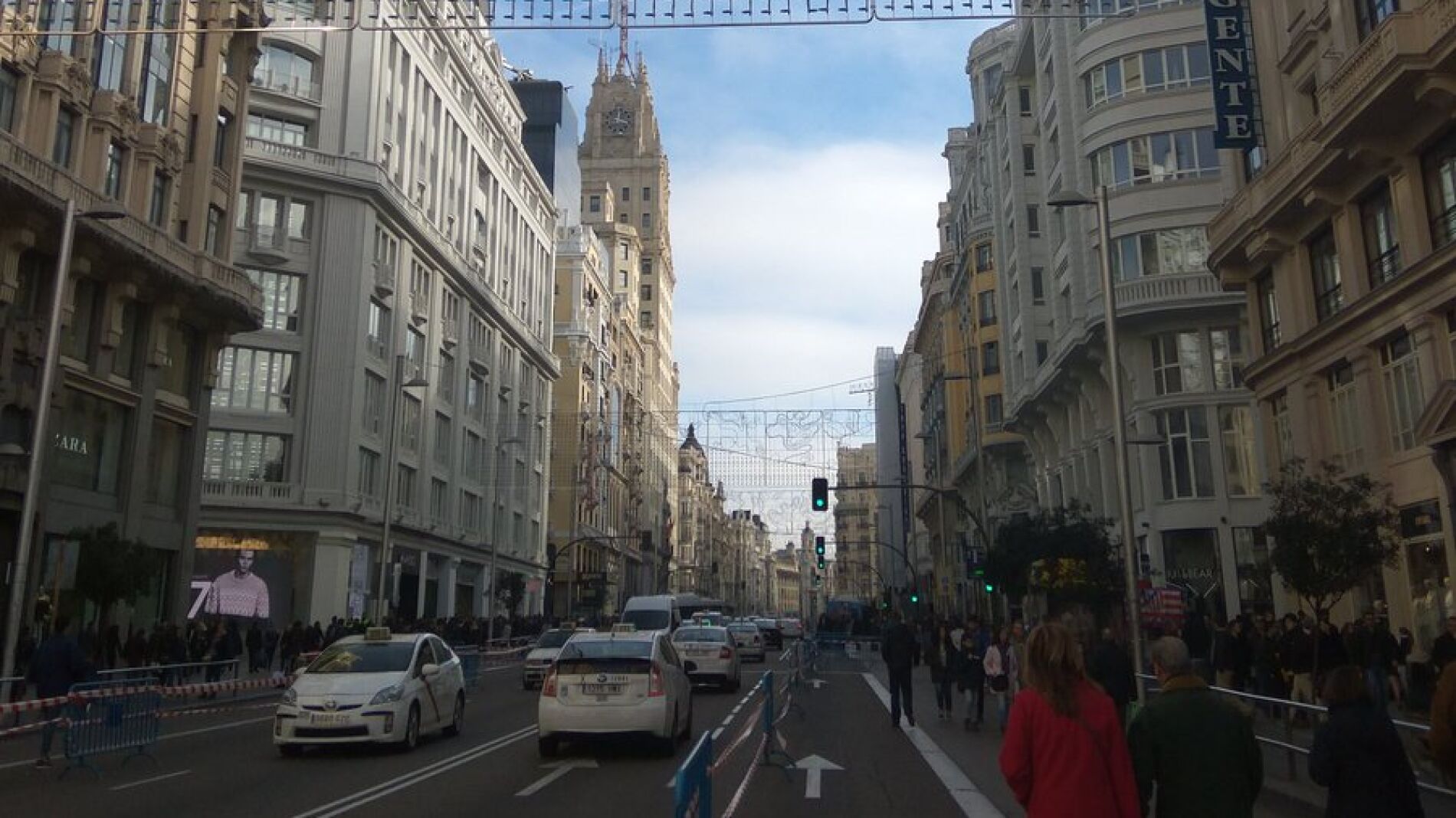 La Gran V&iacute;a madrile&ntilde;a con parte de su tr&aacute;fico restringido
