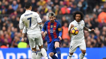 Leo Messi, Marcelo y Cristiano Ronaldo durante El Clásico