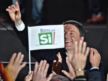 Último acto de campaña de Matteo Renzi Último acto de campaña de Matteo Renzi