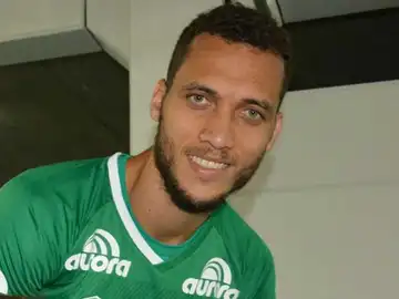 Helio Neto, defensa del Chapecoense Helio Neto, defensa del Chapecoense