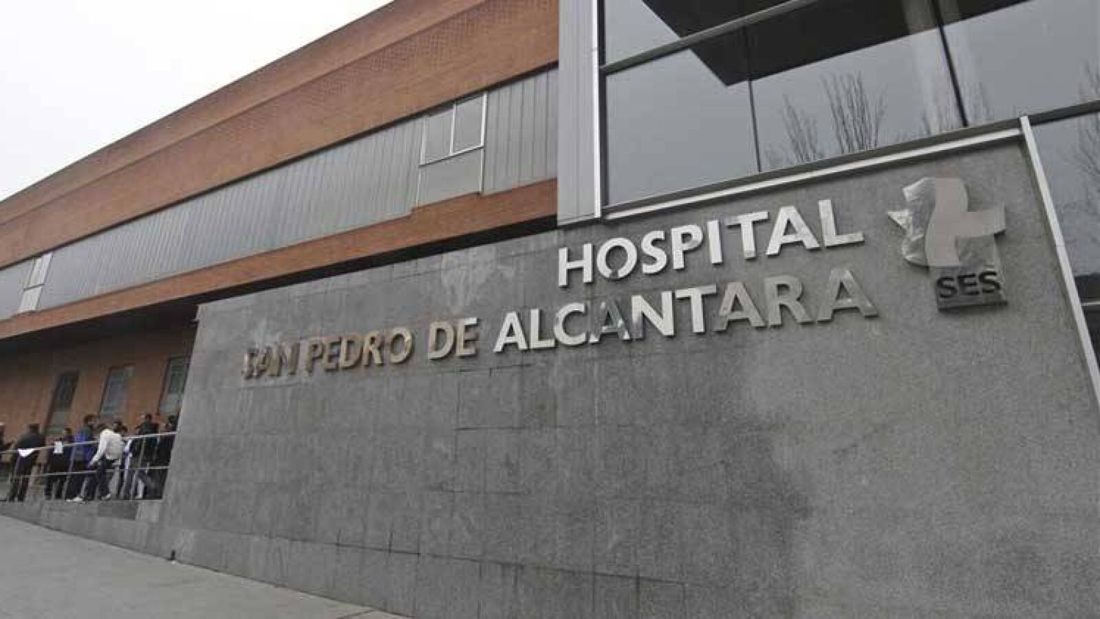 Un muerto y seis hospitalizados por un brote de legionela en Cáceres