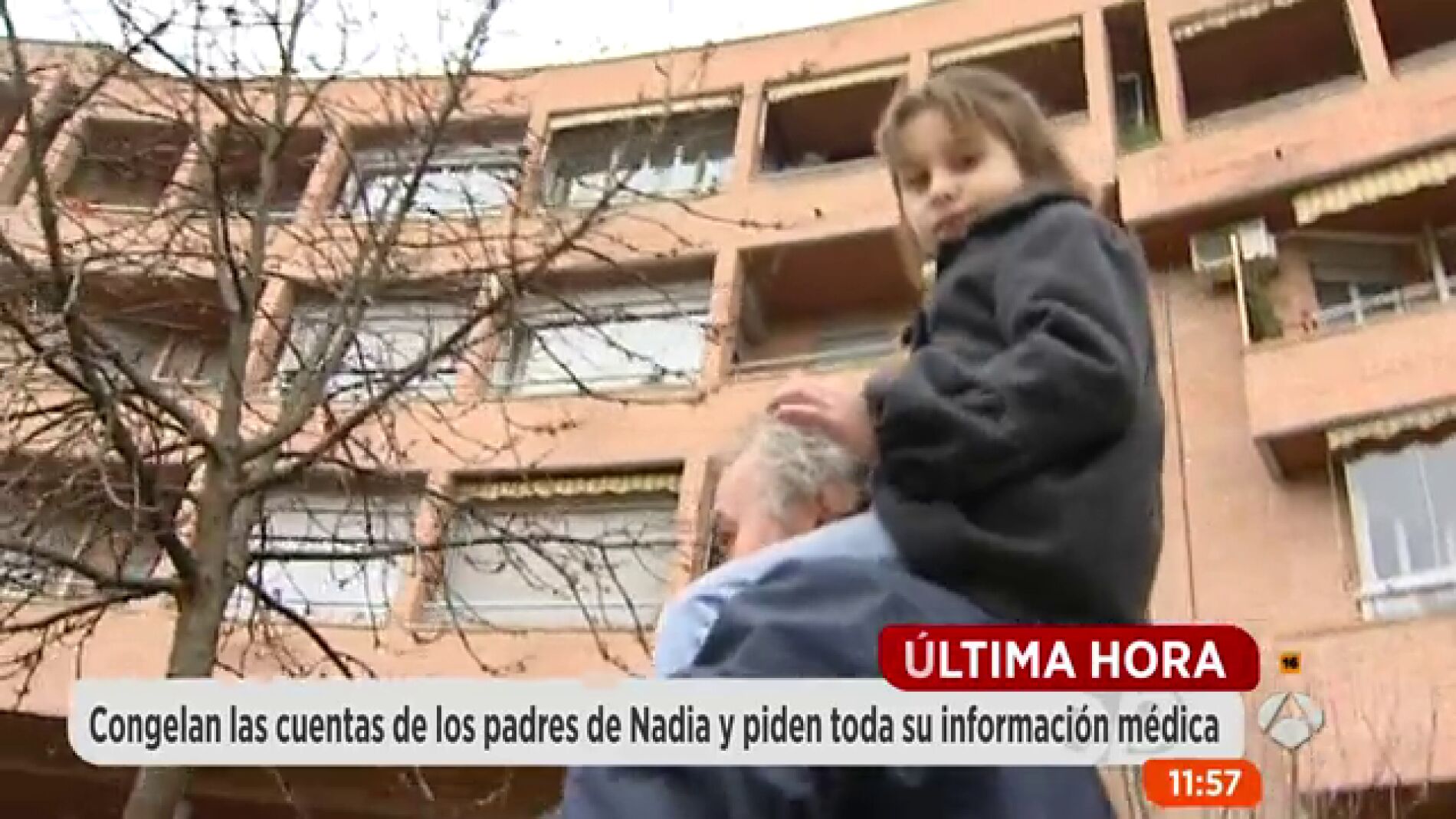 Frame 34.464882 de: padres nadia