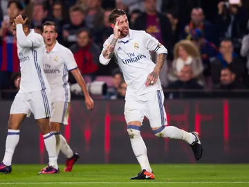 Un movimiento de aficionados culés protesta contra la presencia "masiva" de turistas que apoyaron "sin disimulo" al Madrid en las gradas del Camp Nou Un movimiento de aficionados culés protesta contra la presencia "masiva" de turistas que apoyaron "sin disimulo" al Madrid en las gradas del Camp Nou