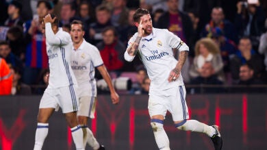 'Seguiment FCB' protesta contra la presencia 