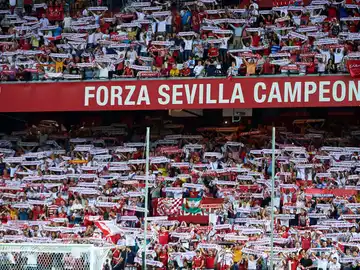La afición del Sevilla en el Sánchez Pizjuán La afición del Sevilla en el Sánchez Pizjuán
