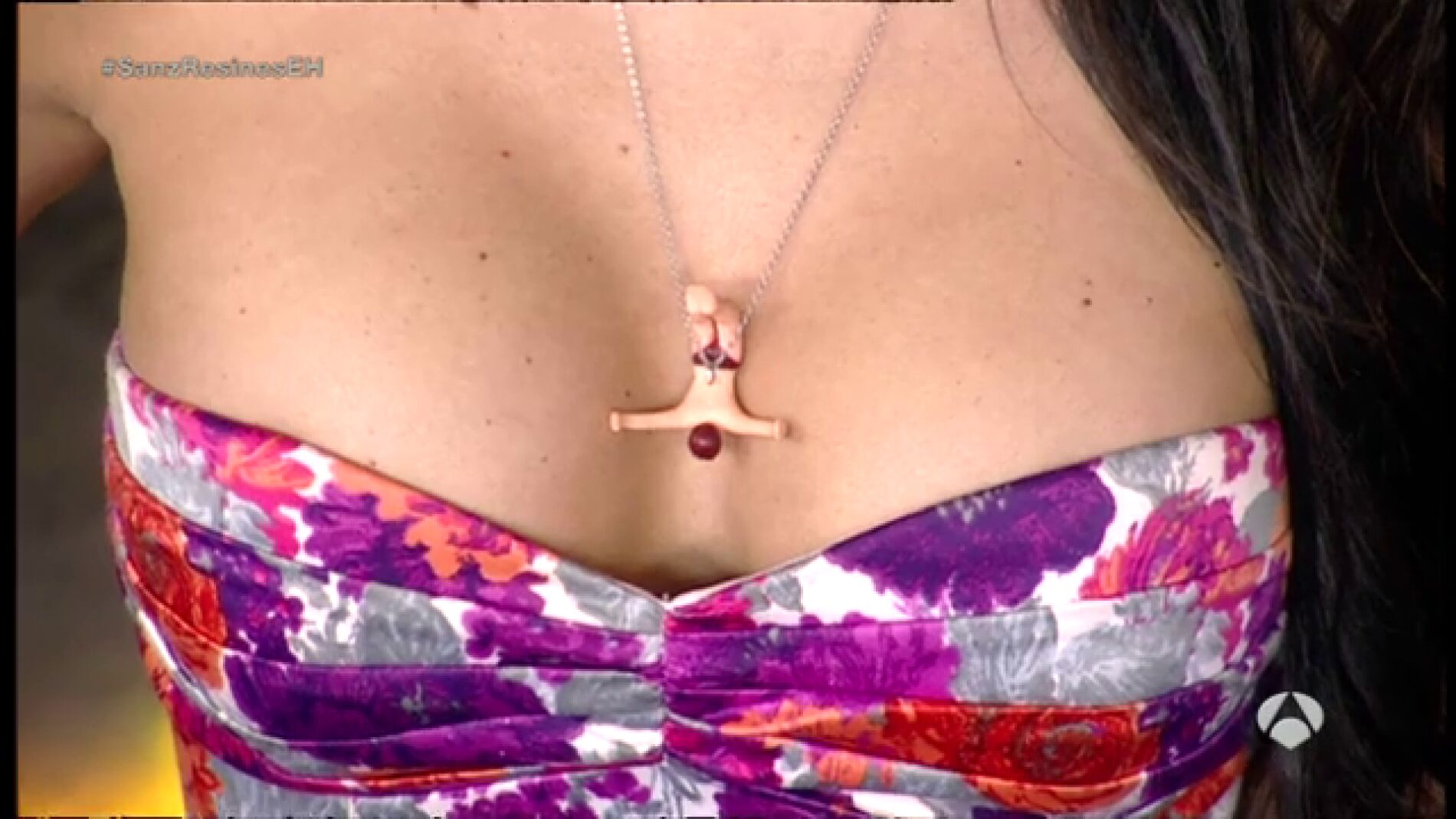 Frame 152.240872 de: Descubre el accesorio japon&Atilde;&copy;s para todos los escotes