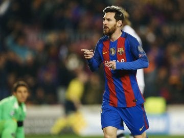 Leo Messi celebra su gol al Gladbach