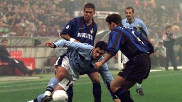 Simeone y Zanetti, durante su época en el Inter de Milán
