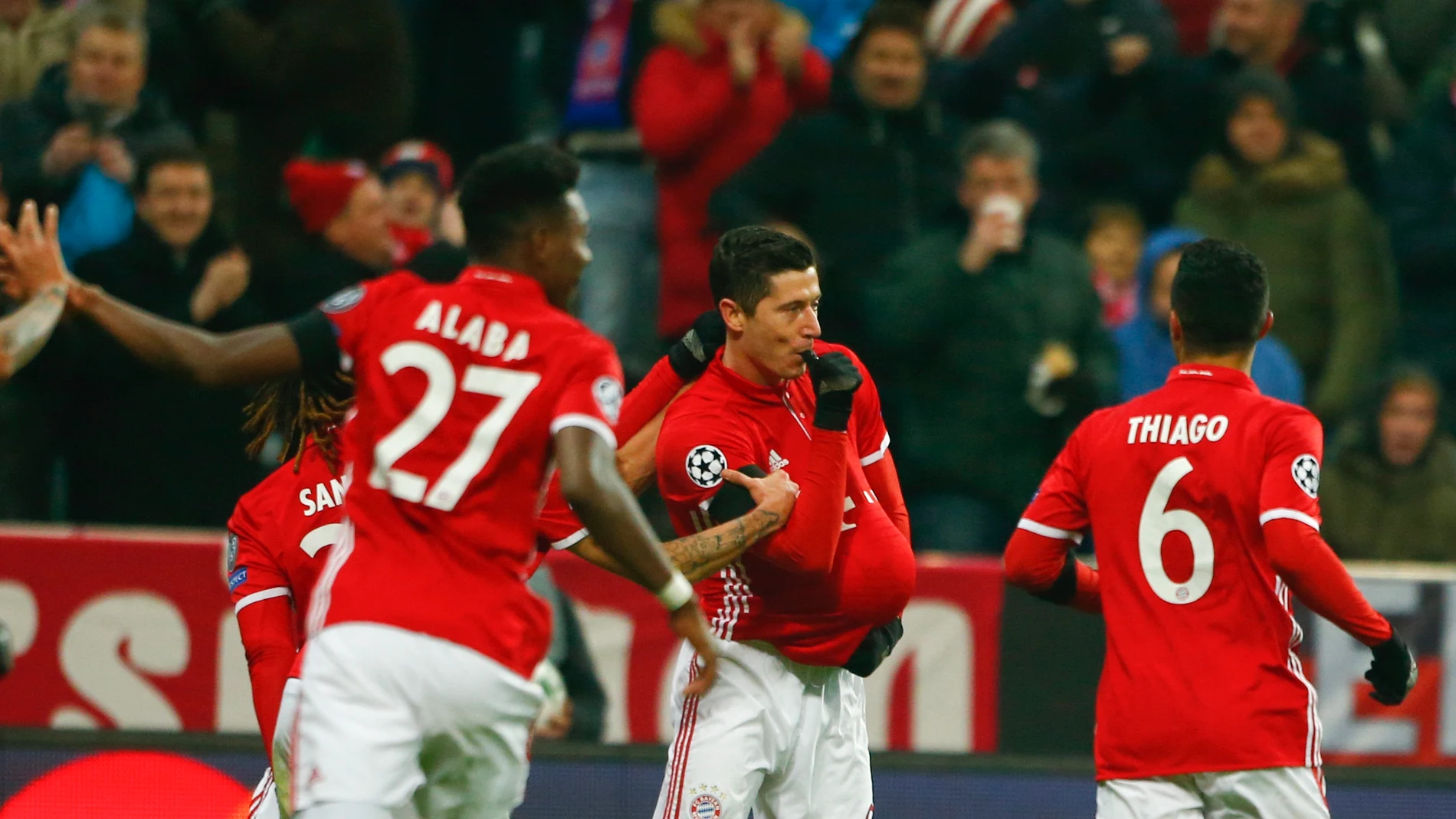 Lewandowski celebra su gol ante el Atlético de Madrid