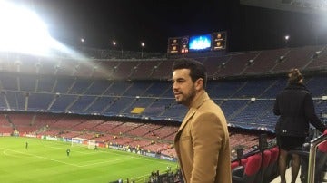 Mario Casas presenciando un partido de Champions en el Camp Nou