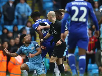 Agüero, en mitad de la trifulca final del City-Chelsea Agüero, en mitad de la trifulca final del City-Chelsea