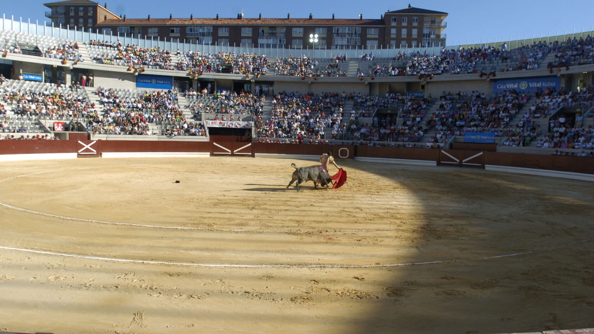 Vista general de la plaza de toros de Vitoria