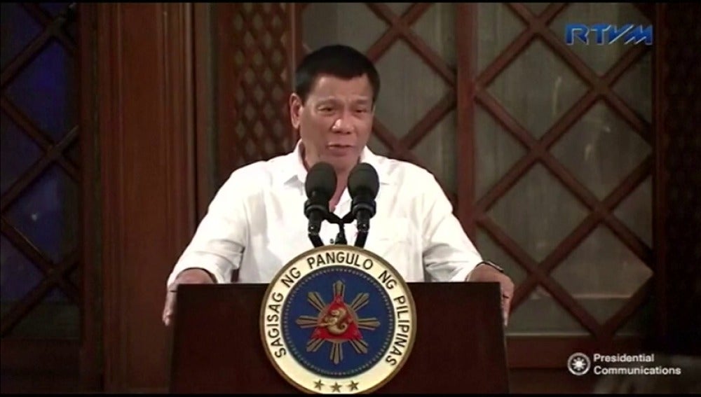 Frame 0.654309 de: El presidente de Filipinas reconoce que mató a drogadictos, lo que puede inhabilitarle