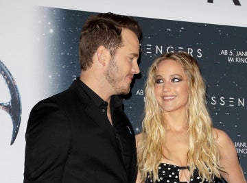 Jennifer Lawrence y Chris Pratt en la presentación de 'Passengers'