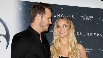 Jennifer Lawrence y Chris Pratt en la presentación de 'Passengers'