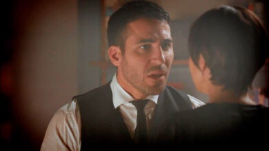 Ana le confiesa a Alberto entre lágrimas que tienen un hijo