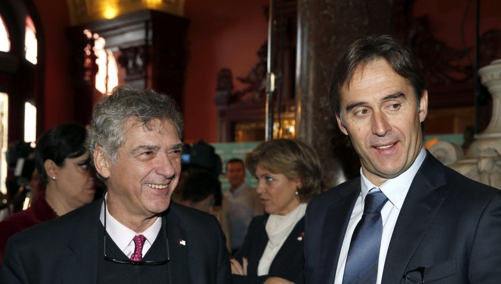 Julen Lopetegui, seleccionador nacional, junto a Villar