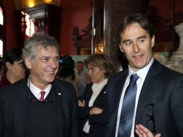 Julen Lopetegui, seleccionador nacional, junto a Villar