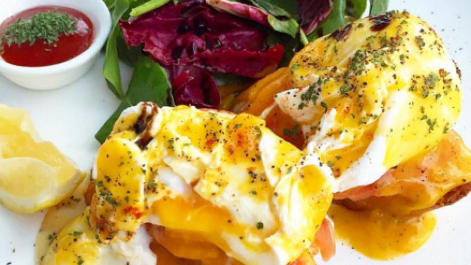 Huevos Benedict.