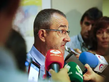 El juez Juan Pedro Yllanes atiende a los medios El juez Juan Pedro Yllanes atiende a los medios