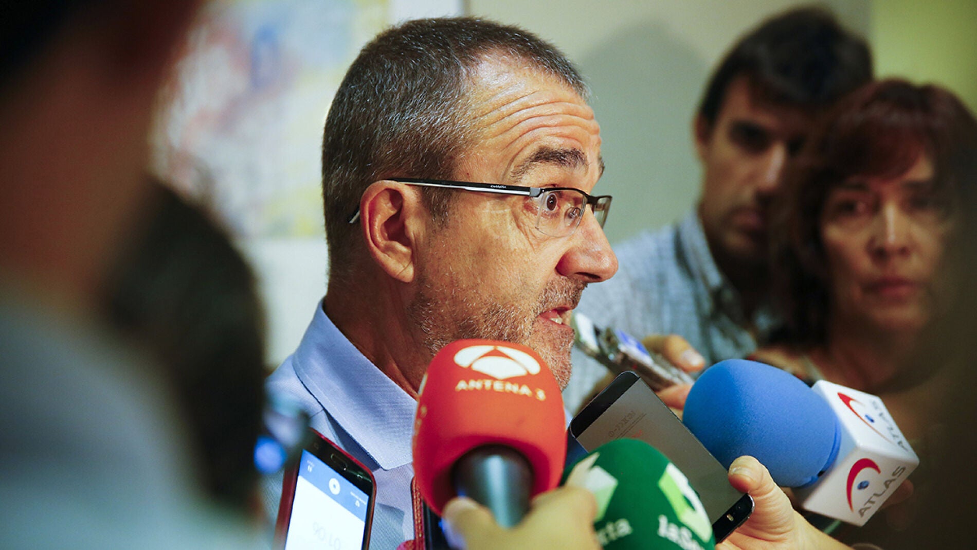 El juez Juan Pedro Yllanes atiende a los medios