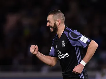 Benzema festeja su gol al América Benzema festeja su gol al América