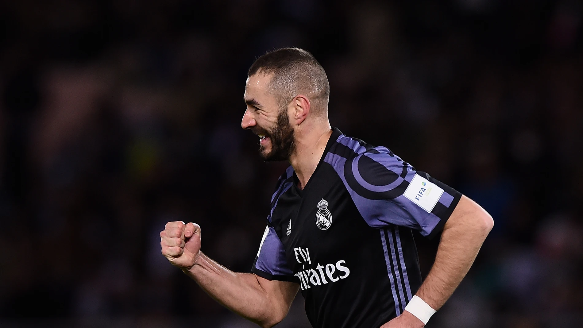 Benzema festeja su gol al América Benzema festeja su gol al América