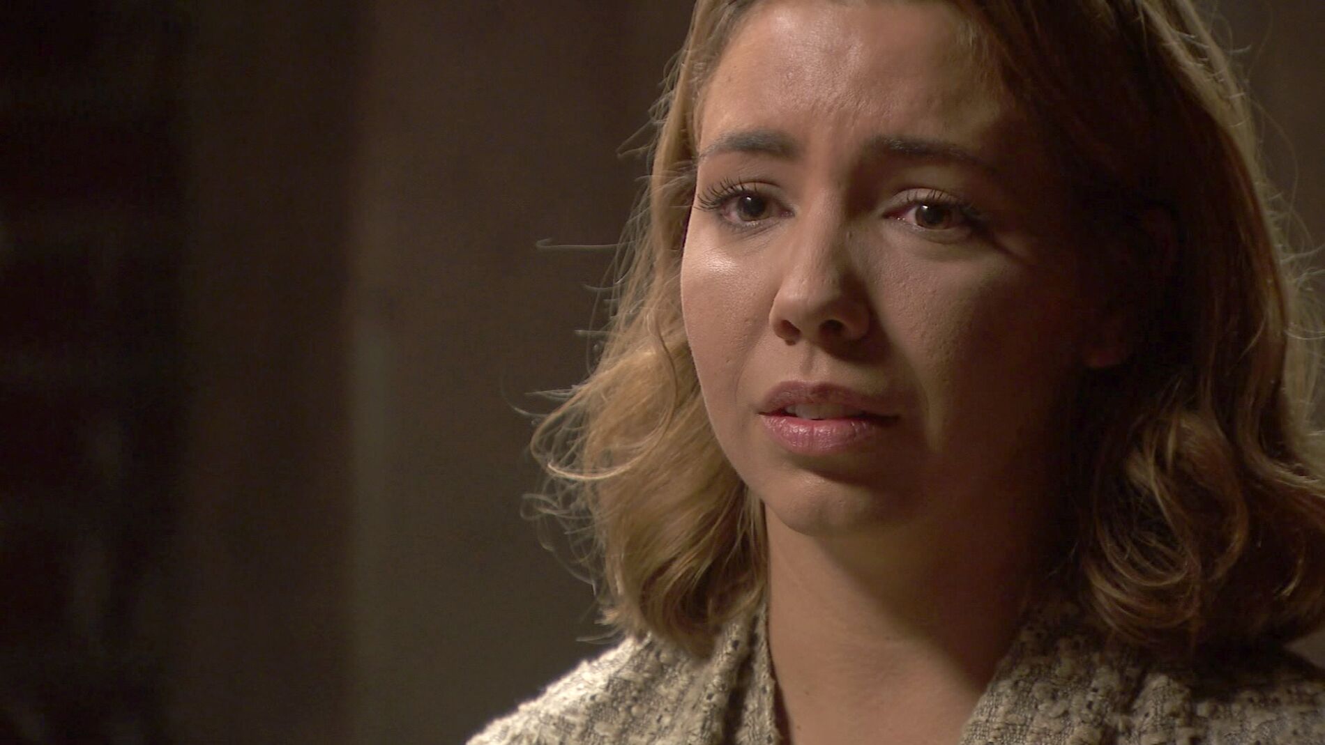 Lucas busca la verdad inconfesable de Emilia