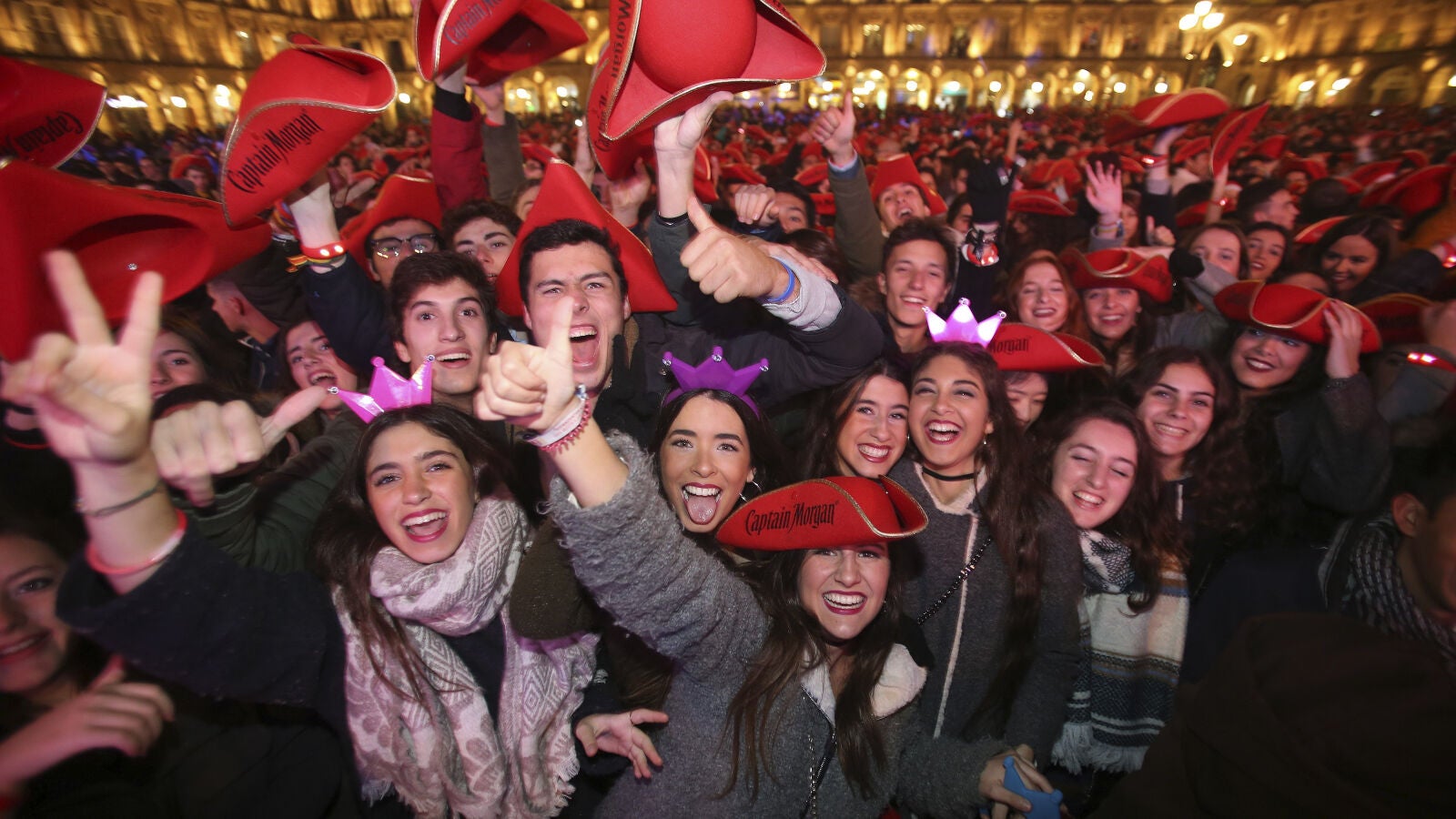 Salamanca se adelanta, un año más, a la llegada del nuevo año con su 'Nochevieja Universitaria'