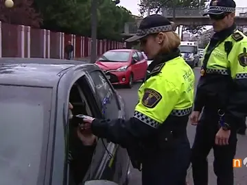 Frame 47.281848 de: alcohol Frame 47.281848 de: alcohol