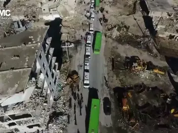 Frame 26.026684 de: Suspenden la evacuación de Alepo tras escucharse varias explosiones en la zona Frame 26.026684 de: Suspenden la evacuación de Alepo tras escucharse varias explosiones en la zona