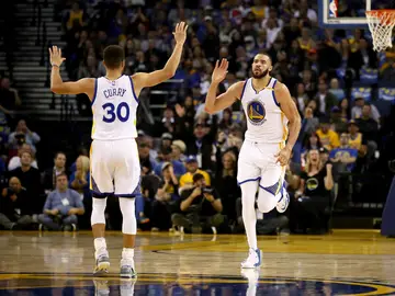 McGee, con Curry McGee, con Curry