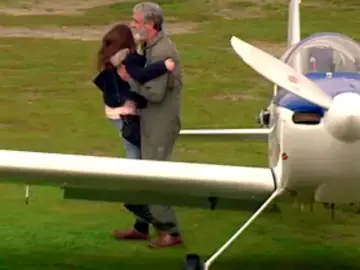 El piloto ha llegado a España en la avioneta que él mismo construyó El piloto ha llegado a España en la avioneta que él mismo construyó