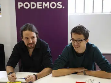 El secretario general de Podemos, Pablo Iglesias (i), y el número dos, Íñigo Errejón, durante la reunión del Consejo Ciudadano El secretario general de Podemos, Pablo Iglesias (i), y el número dos, Íñigo Errejón, durante la reunión del Consejo Ciudadano