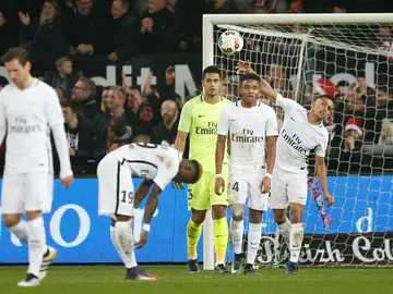 Jugadores del PSG, cabizbajos Jugadores del PSG, cabizbajos