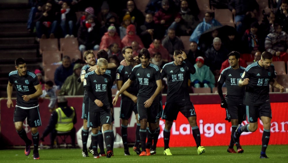 La Real Sociedad celebra un gol