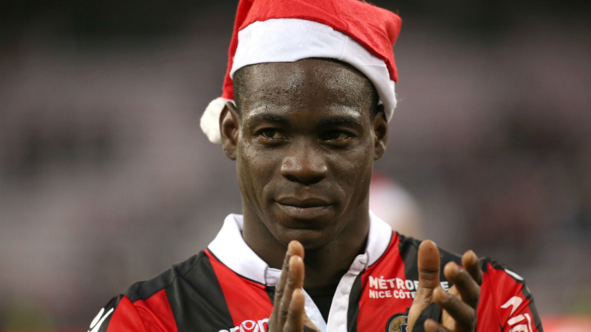 Balotelli, con gorro de Papa Noel