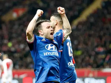 Valbuena celebrando su gol frente al Mónaco Valbuena celebrando su gol frente al Mónaco