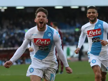 Mertens celebrando uno de sus goles frente al Torino Mertens celebrando uno de sus goles frente al Torino