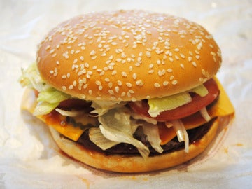 Quién tiene un regalo cutre, tiene un whopper gratis Quién tiene un regalo cutre, tiene un whopper gratis