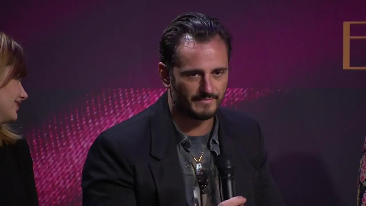 Asier Etxeandía: "En la despedida se mezcla la persona con el personaje"