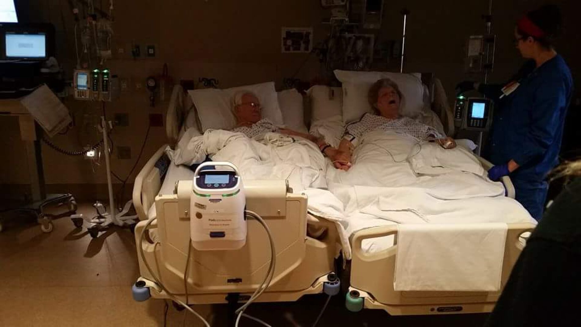 La pareja de ancianos durante sus &uacute;ltimas horas juntos