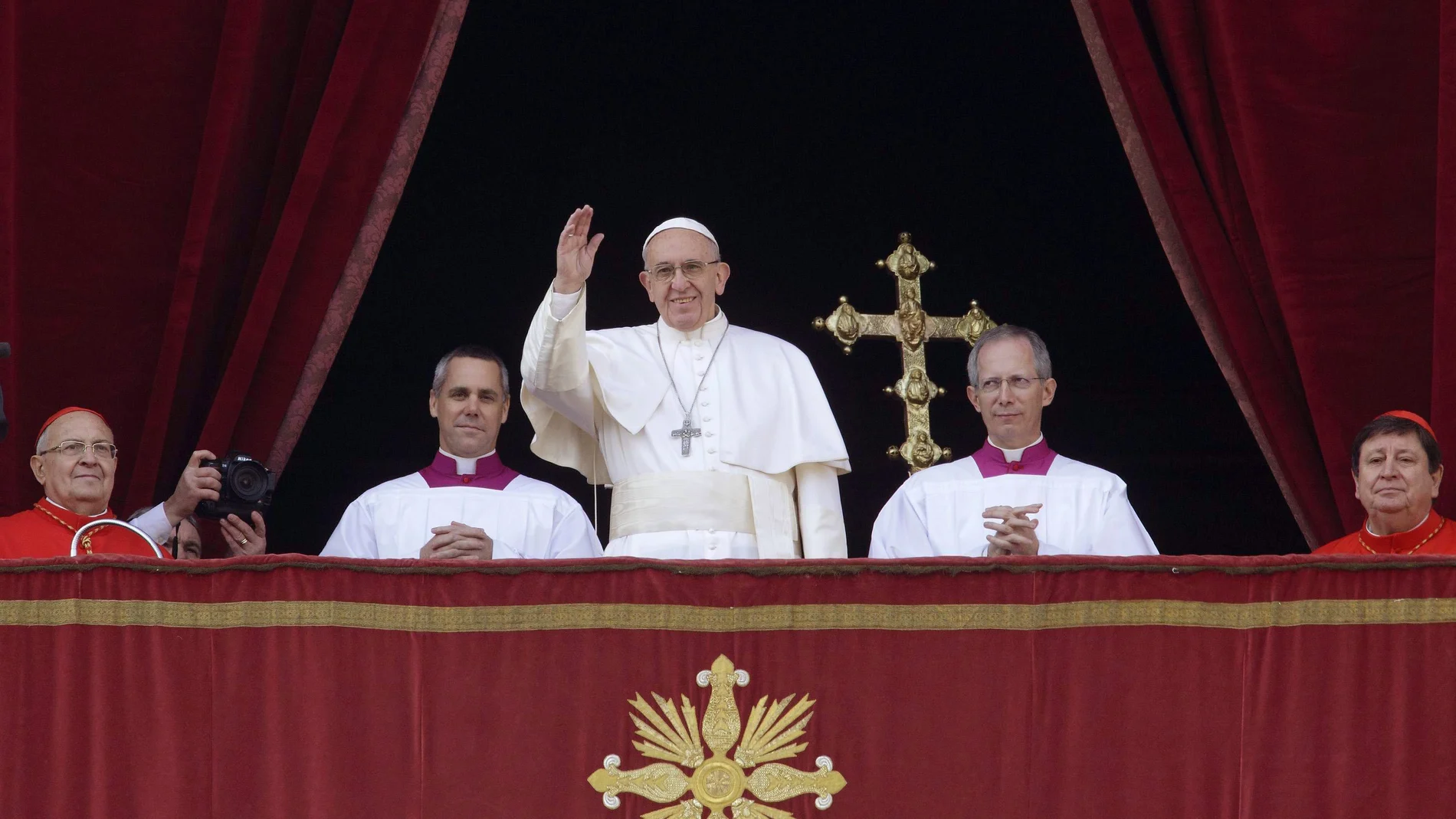 El Papa Francisco volvió hoy a sacudir las conciencias en el día de Navidad El Papa Francisco volvió hoy a sacudir las conciencias en el día de Navidad