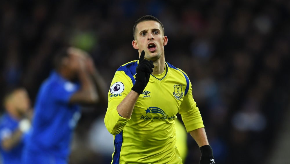 Kevin Mirallas celebra el 0-1 ante el Leicester