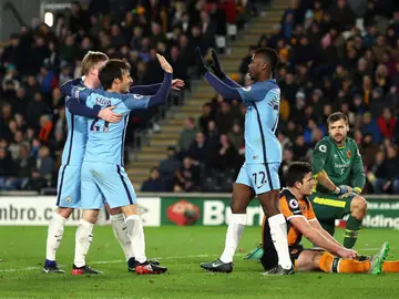 Los jugadores del Macnhester City celebran uno de los goles ante el Hull City Los jugadores del Macnhester City celebran uno de los goles ante el Hull City